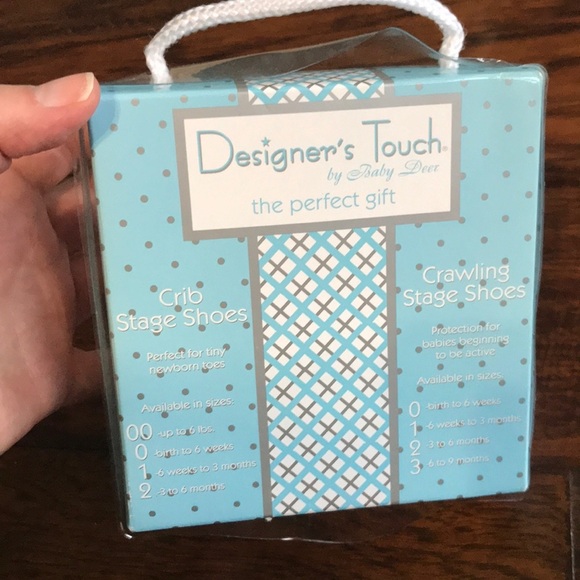 Designer’s Touch Lace Crib Shoes Sz 2 - Picture 6 of 6